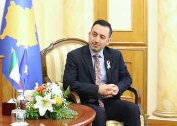 Basha viziton anëtarët e aksi*dentuar të KQZ-së, u ofron mbështetje