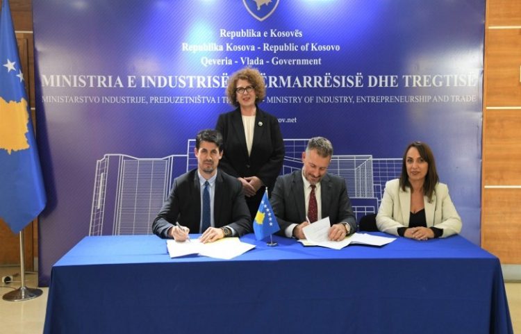 Nënshkruhet memorandumi i bashkëpunimit për promovimin e turizmit malor