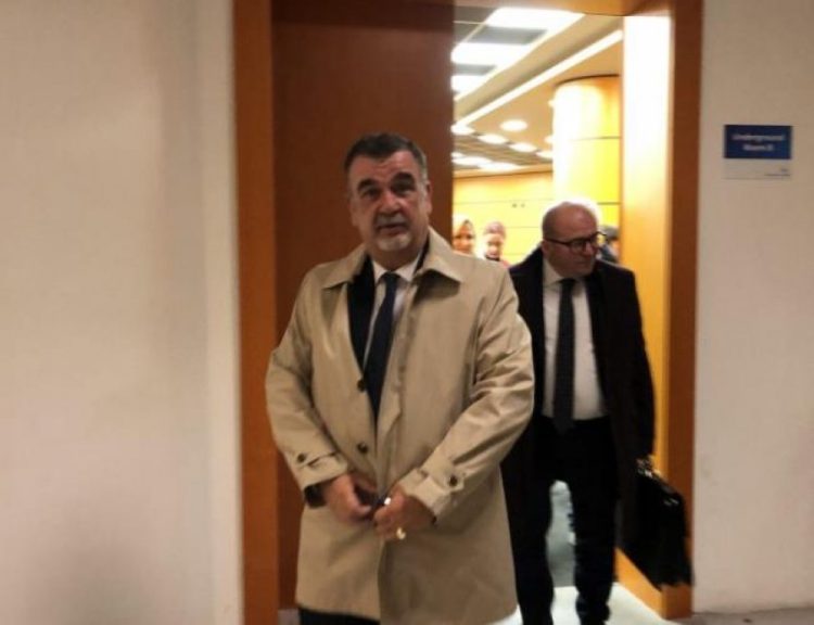 U qëllua me ar*më brenda Gjykatës në Tiranë, vd*es gjyqtari Astrit Kalaja (VIDEO)