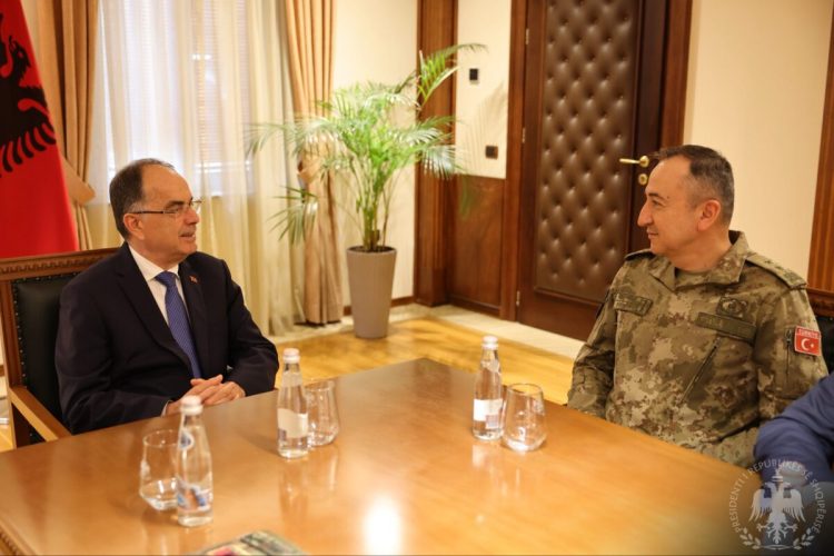 Begaj e pret Ulutashin, i riafirmon mbështetjen e Shqipërisë për KFOR-in