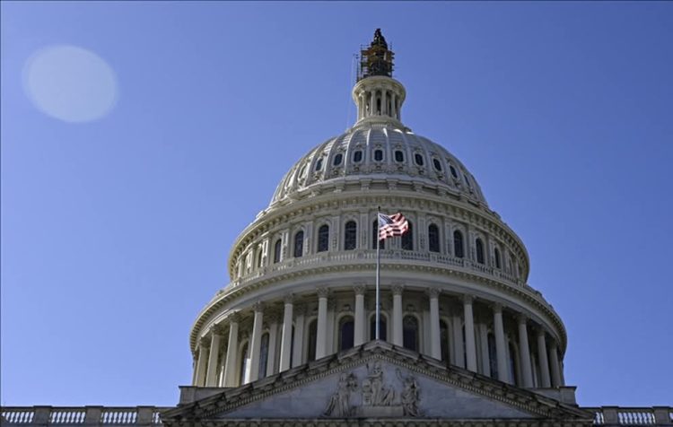 Senati amerikan voton për heqjen e sanksioneve të ashpra ndaj Sirisë pas rrëzimit të Assadit