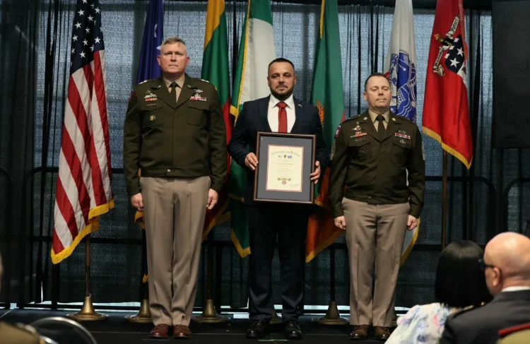 Maqedonci, nderohet në “Hall of Fame” të Kolegjit të Luftës të Ushtrisë së SHBA-së