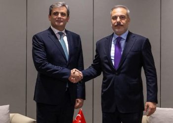 Ministri i Jashtëm turk takohet me homologun malazez në Stamboll për bisedime