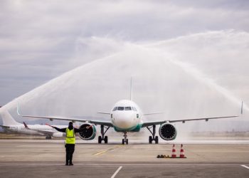 Fluturimi i parë direkt Prishtinë – Xhida, Durmishi: Po lidhemi me botën