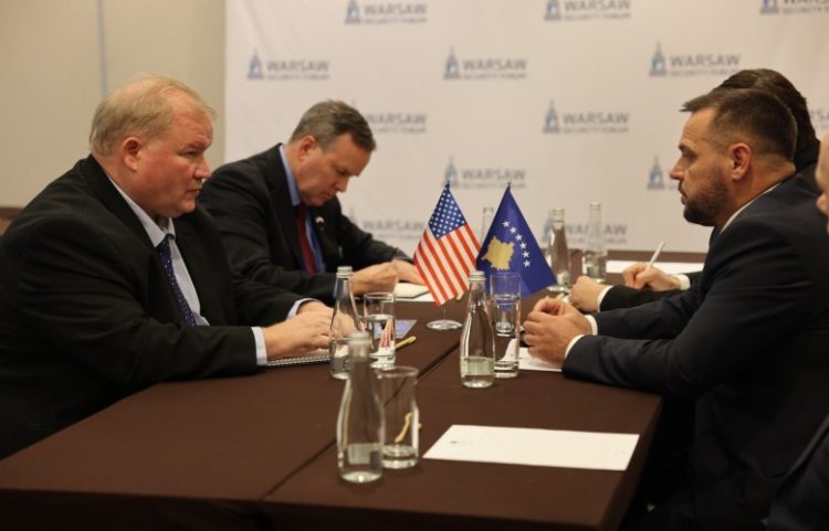 Maqedonci: Marrëdhëniet Kosovë–SHBA në mbrojtje, në rritje të vazhdueshme