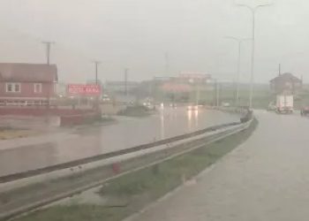 Policia apelon për kujdes të shtuar gjatë ngasjes në kushte shiu