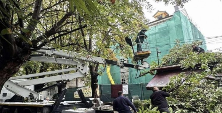 Kushtet atmosferike shkaktojnë dëme në komuna, përfshirë edhe Prishtinën