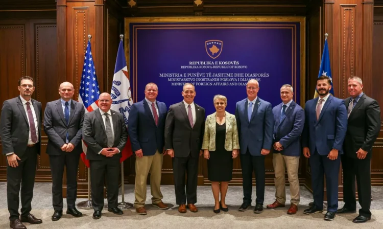 Gërvalla pret në një takim delegacionin e drejtuesve të institucioneve të zbatimit të ligjit nga Iowa