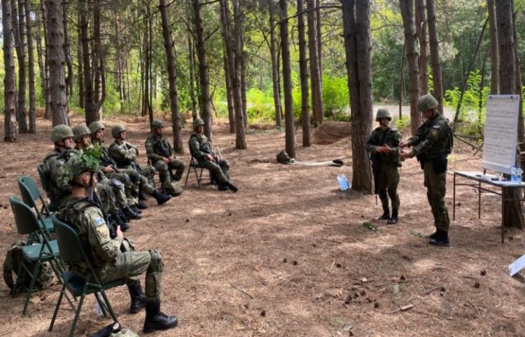 FSK përgatit liderë të rinj në ‘Kursin e Liderit Luftarak’