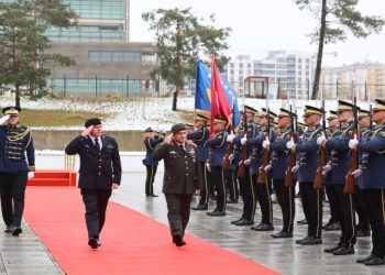 Takim gjeneralësh, Jashari pret Shefin e Mbrojtjes së Turqisë