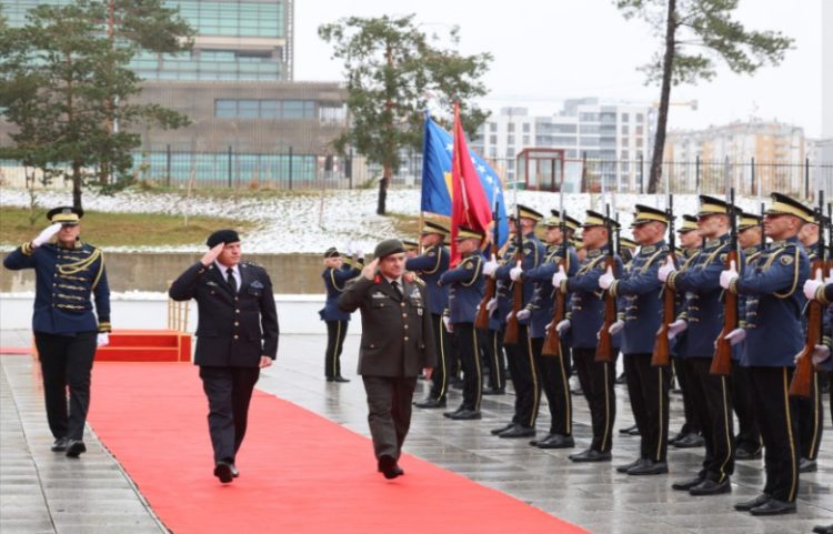 Takim gjeneralësh, Jashari pret Shefin e Mbrojtjes së Turqisë