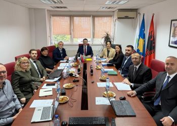 Prezantohen performanca dhe rezultatet e KEK-ut