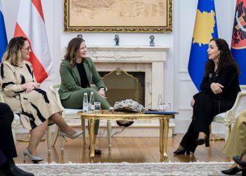 Ministrja austriake flet për takimin me Osmanin