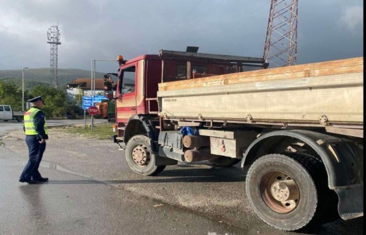 Policia apelon: Siguria rrugore prioritet, respektoni normat e trafikut