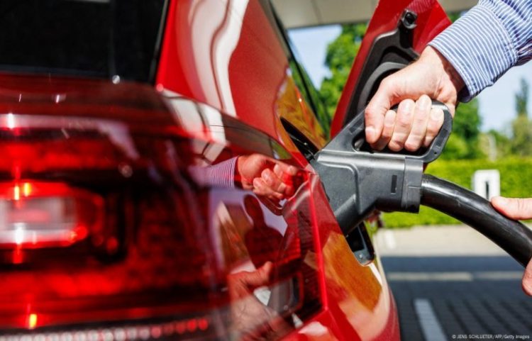 Gjermani: Zgjatet përjashtimi i taksës për makinat elektrike