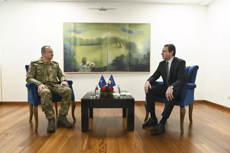 Kurti takoi Komandantin e KFOR-it, Gjeneral Major Özkan Ulutaş