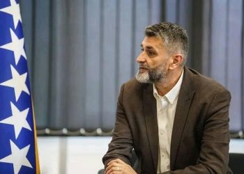 Suljagiç: Karriera e Vuçiçit mbështetet në kërcënime