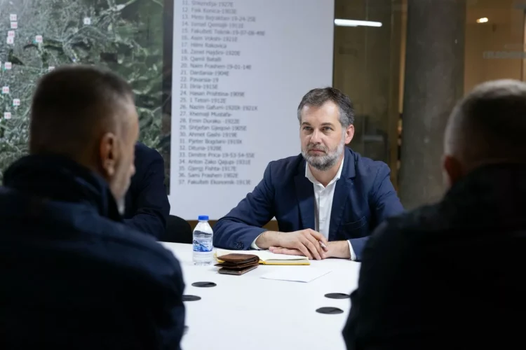 Çeku: Taksitë janë pjesë e rëndësishme e sistemit të transportit në Prishtinë