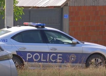 Gruaja sulmohet nga djali dhe reja në Prishtinë