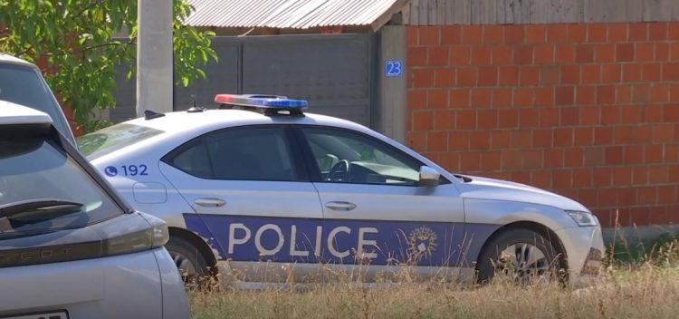 Gruaja sulmohet nga djali dhe reja në Prishtinë