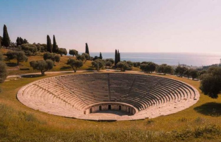 Travel and Tour World: Zbuloni Shtegun e Portave të Vjetra në Durrës