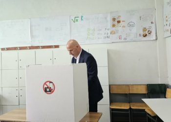 Lladrovci uron për proces të qetë, thotë se disa probleme të vogla kanë filluar