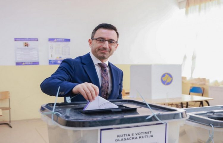 Voton kryeparlamentari Basha, fton qytetarët të dalin në zgjedhje