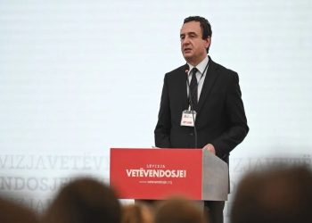 Kurti sot mban konferencë për media