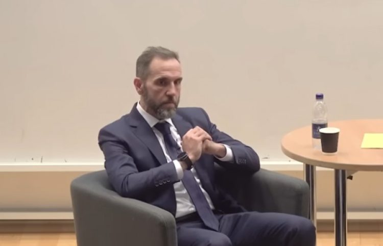 Smith: Raste si ai i UÇK-së marrin vite për t’u ndjekur penalisht