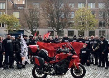 Shqipe Selimi i bashkohet protestës së motoristëve shqiptarë në Hagë