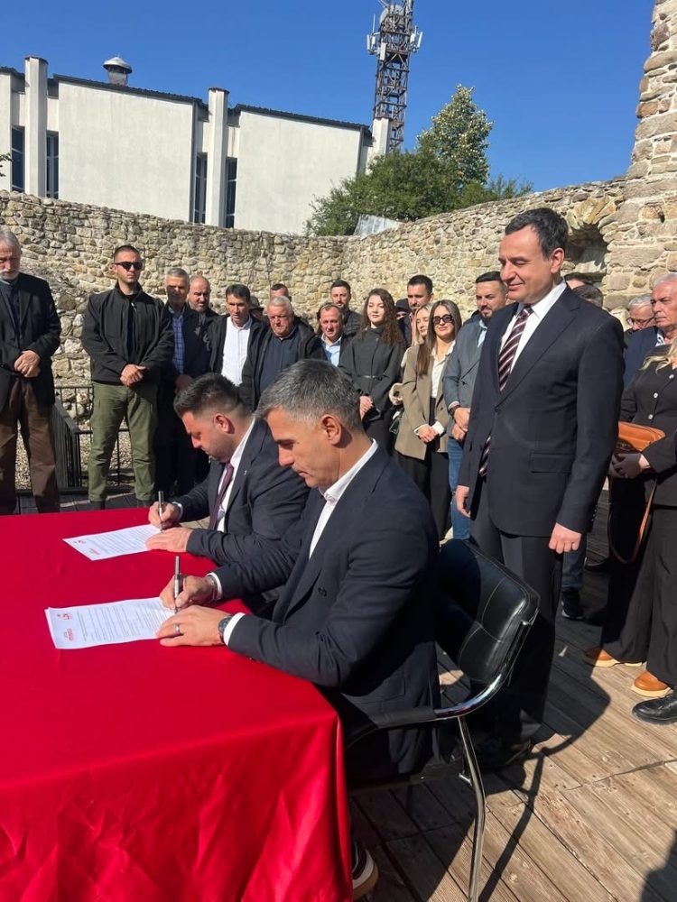 Arrihet marrëveshja mes LVV-së dhe LDK-së në Vushtrri