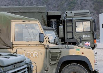 Britania rithekson angazhimin për paqen në Kosovë në kuadër të NATO-s