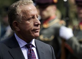 Pacolli jep dorëheqje nga pozita e presidentit të AKR-së