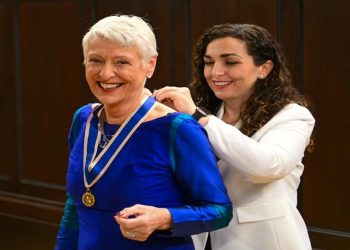 Për mbështetje ndaj Kosovës, Osmani i ndanë medalje politikanes gjermane