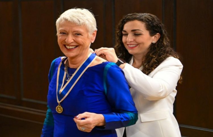 Për mbështetje ndaj Kosovës, Osmani i ndanë medalje politikanes gjermane