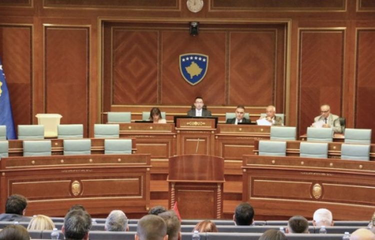 Kuvendi mbanë seancë të dielën, Kurti pritet ta propozojë Qeverinë e re