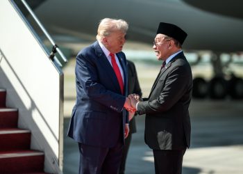 Trump mbërrin në Malajzi, nis udhëtimin historik në Azi