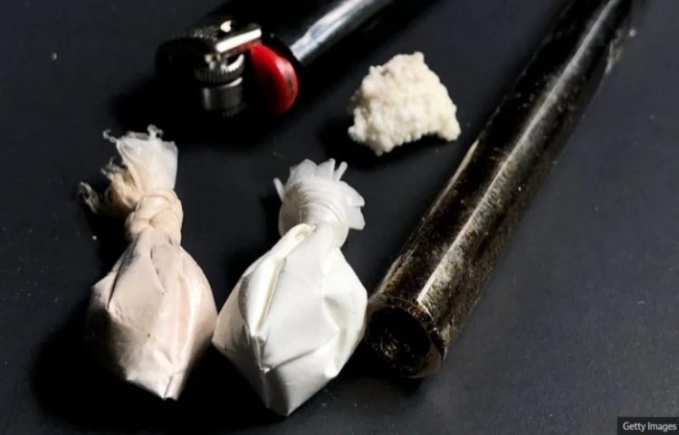 I mituri arrestohet në Gjakovë pas gjetjes së drogës nga nëna e tij