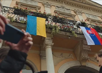 Kryeministri sllovak përjashton pjesëmarrjen në ndihmën ushtarake të BE-së për Ukrainën