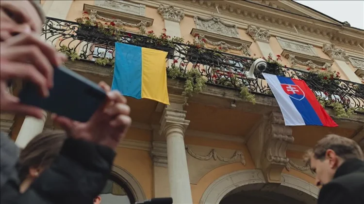 Kryeministri sllovak përjashton pjesëmarrjen në ndihmën ushtarake të BE-së për Ukrainën
