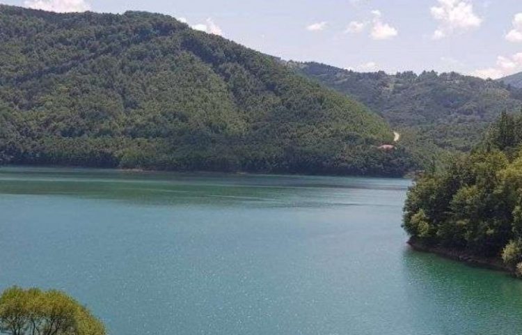Kosova vendos nën mbrojtje zonën “Mali Mokna dhe Liqeni i Ujmanit”