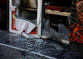 Mali i Zi pezullon udhëtimin pa viza për qytetarët turq