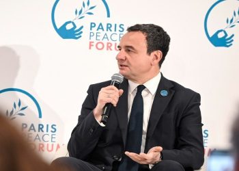 Kurti në Forumin e Paqes në Paris: Kosova, histori e dyfishtë suksesi