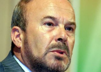 Ndahet nga jeta Fatos Nano, ish-Kryeministri liberal i socialistëve dhe një prej figurave politike që ka shënjuar 35 vitet postkomuniste