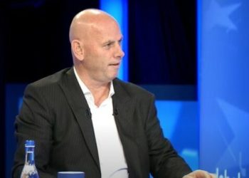 Lladrovci për audio-incizimin e publikuar: Është i prerë, i sakatuar