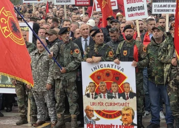 Protesta ‘Liria ka emër’, mijëra qytetarë në mbështetje të ish- udhëheqësve të UÇK-së