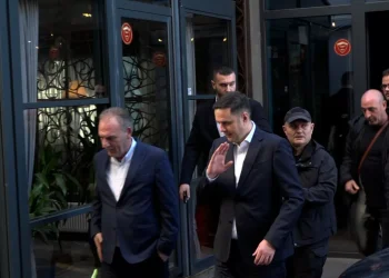 A do ta shpëtoj LDK-ja Nismen nga pragu? Lumir Abdixhiku takohet me “mikun e shkëlqyeshëm” Fatmir Limaj!