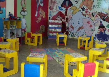 Arr*estohet edukatorja e çerdhes në Lipjan, dyshohet se e lëndoi një fëmijë