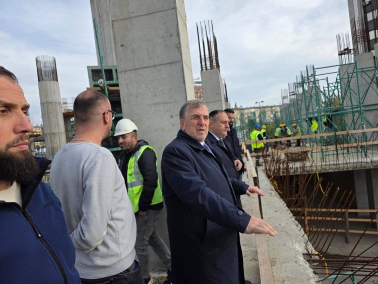 Tërnava mbikëqyr punimet për ndërtimin e Xhamisë Qendrore: Po ecin sipas planit