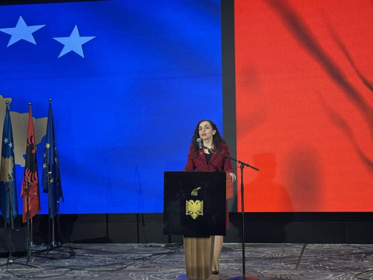 Osmani në përvjetorin e pavarësisë së Shqipërisë: Vendet tona të ndara në harta, por të